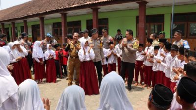 Kapolres Ponorogo Berikan Edukasi Larangan Bullying Di SDN 1 Bareng