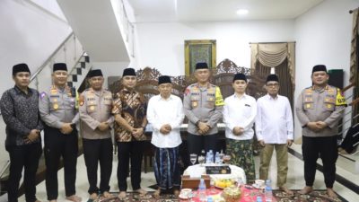 Kapolda Jatim Kunjungi Sejumlah Ponpes Perkuat Silaturahmi Untuk Kamtibmas