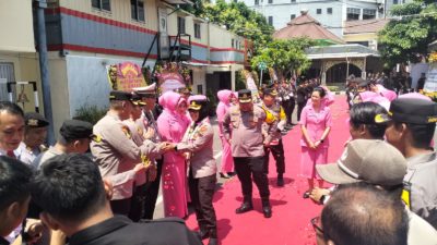Pisah Sambut Kapolres Pelabuhan Tanjung Perak Penuh Haru