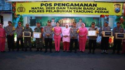 Beri Motivasi Petugas Operasi Lilin Semeru, Kapolres Pelabuhan Tanjung Perak Beserta Bhayangkari Kunjungi Pospam