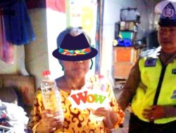 Wanita Penjual Miras Tanpa Ijin di Srenggana Surabaya Berhasil di Amankan