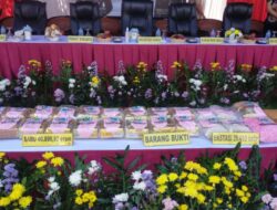 Polrestabes Surabaya Giat Press Release Pemusnahan Barang Bukti Sabu-Sabu dan Pil Ekstasi