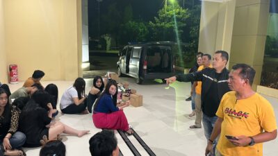 Polres Sumenep Amankan Puluhan Dos Berisi Miras Dari Dua Cafe, 34 Pengunjung Ditest Urine