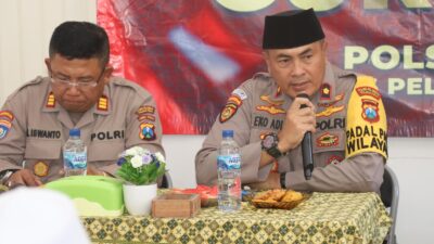 Jumat Curhat, Kapolsek Semampir Ajak Warga Cegah Kenakalan Remaja