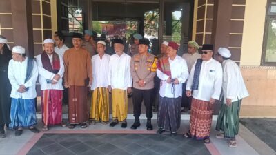 Cipta Kondusifitas Jelang Pelaksanaan Pilkada Serentak, Belasan Ulamak Sambangi Polres Sampang