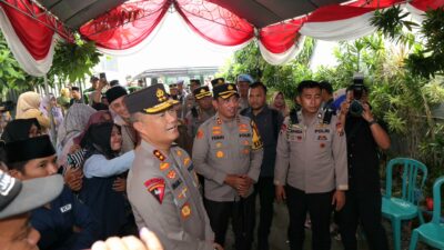 Tinjau TPS, Kapolda Jatim : Pilkada Serentak 2024 di Jatim Berjalan Lancar Sesuai Rencana