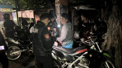 Foto : Apes Dua Pemuda Pembobol Coffee Shop Kenangan Dibekuk Tim Jogoboyo Polrestabes Surabaya