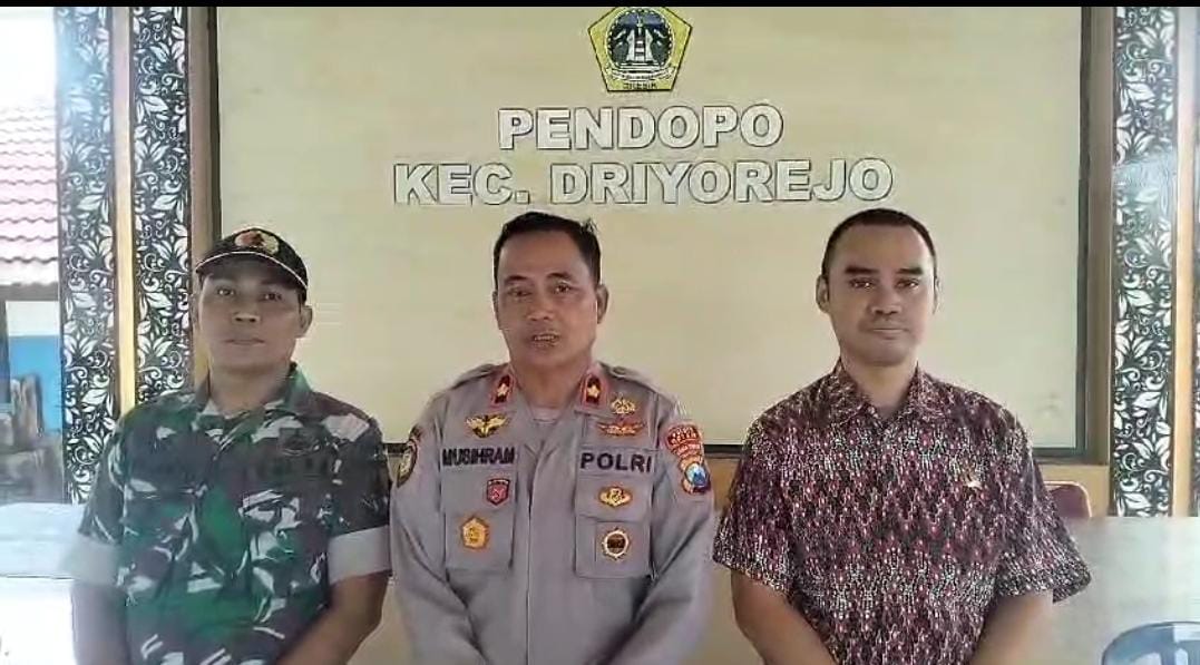 Foto : Polsek Driyorejo Pastikan Pengamanan Malam Tahun Baru 2025 Berjalan Aman dan Kondusif