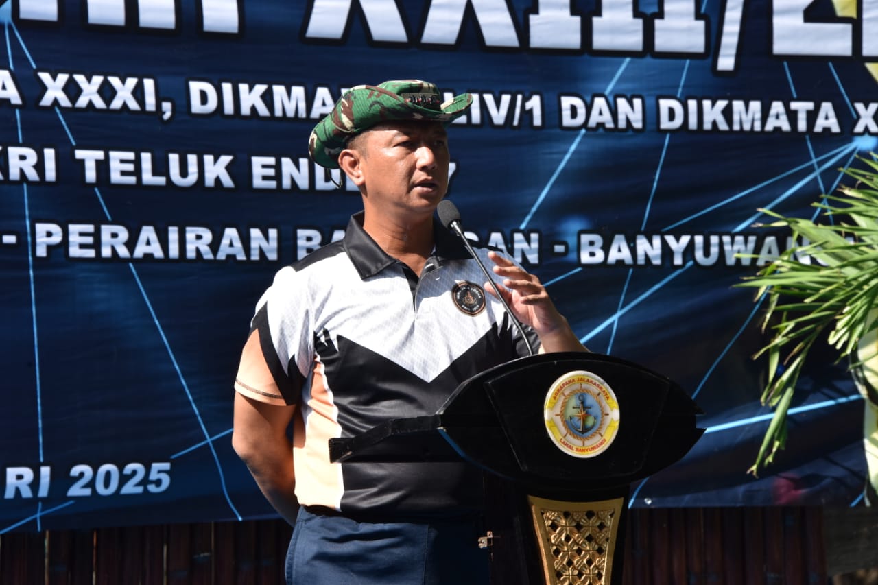 Foto ; Cegah Abrasi, Siswa Kodiklatal Lattek WJY 23 Tanam Mangrove Di Pantai Cemara Banyuwangi