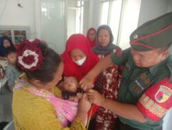 Babinsa Dampingi Kegiatan Posyandu di Kelurahan Pegirian