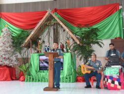 Wujudkan Cinta Kasih Natal, Panitia Natal TNI AL Wilayah Surabaya Kunjungi Panti Jompo dan Panti Asuhan