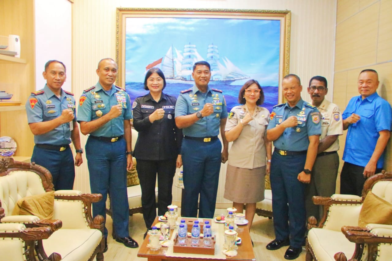 Foto : Panitia Perayaan Natal Bersama TNI – Polri dan Masyarakat Wilayah Kogartap III/Surabaya Laksanakan Audiensi