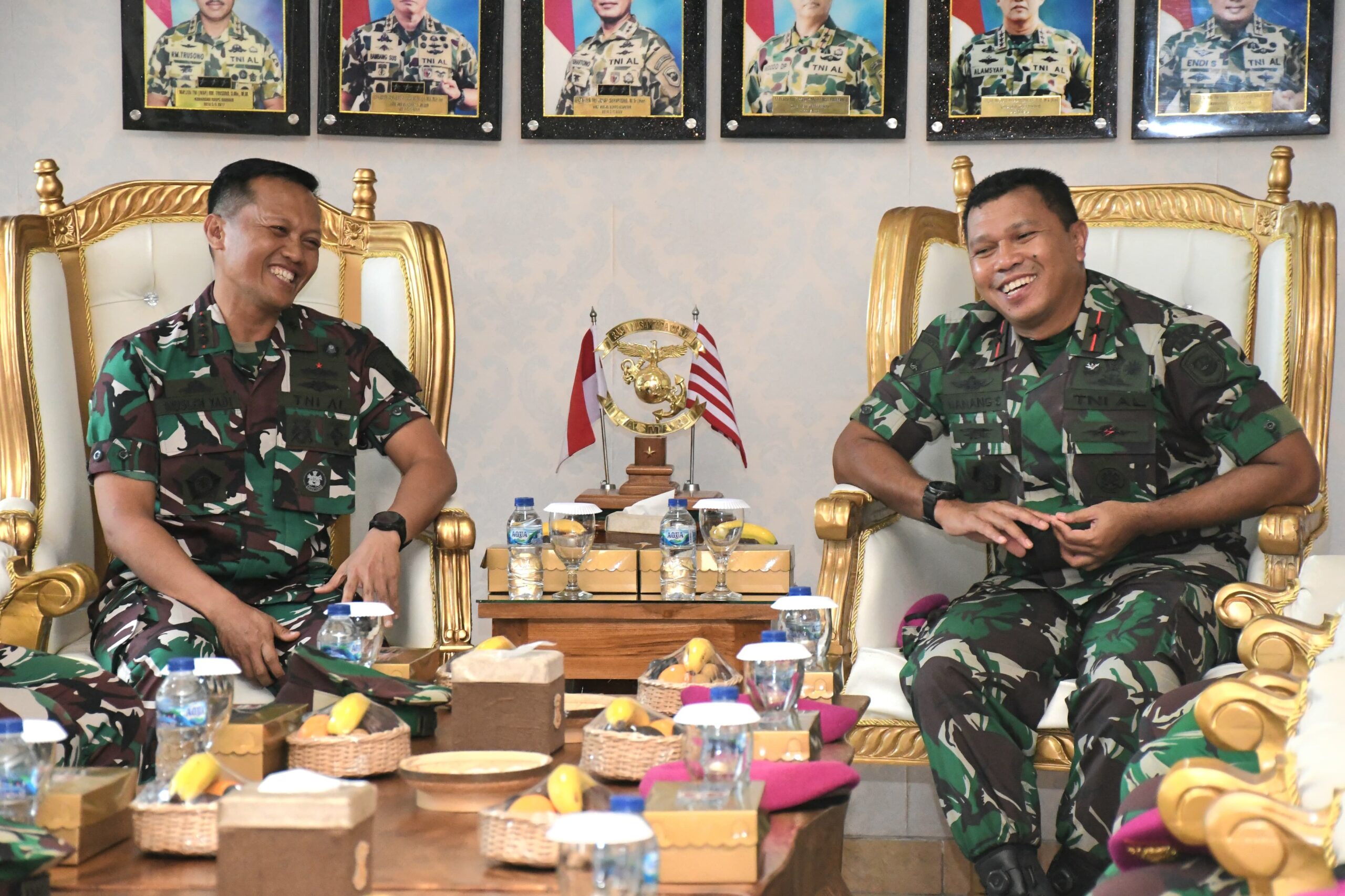 Foto : Perkuat Silaturahmi, Danpuslatdiksarmil Kodiklatal Kunjungi Satuan TNI AL di Sidoarjo