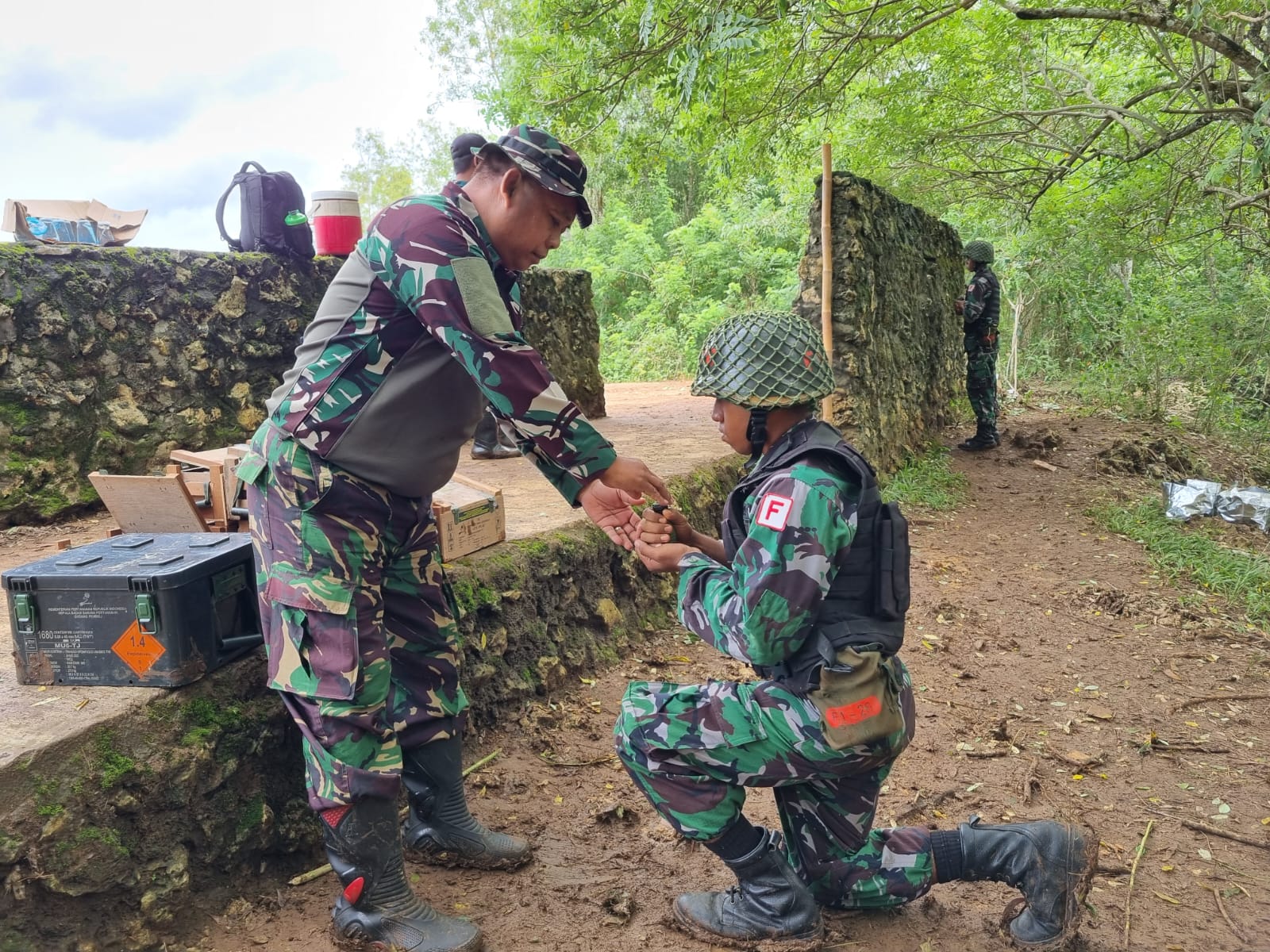 Foto : Dirdik Kodiklatal Bangga Saksikan Semangat Siswa Dikmata 44/2 TA. 2024 Laksanakan Lattek Berganda