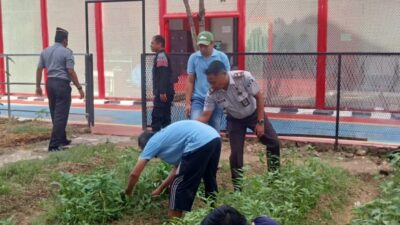 Foto : Bukan Sekadar Pembinaan, Lapas Narkotika Kelas IIA Pamekasan Jadi Pusat Produktivitas dengan Panen Kangkung