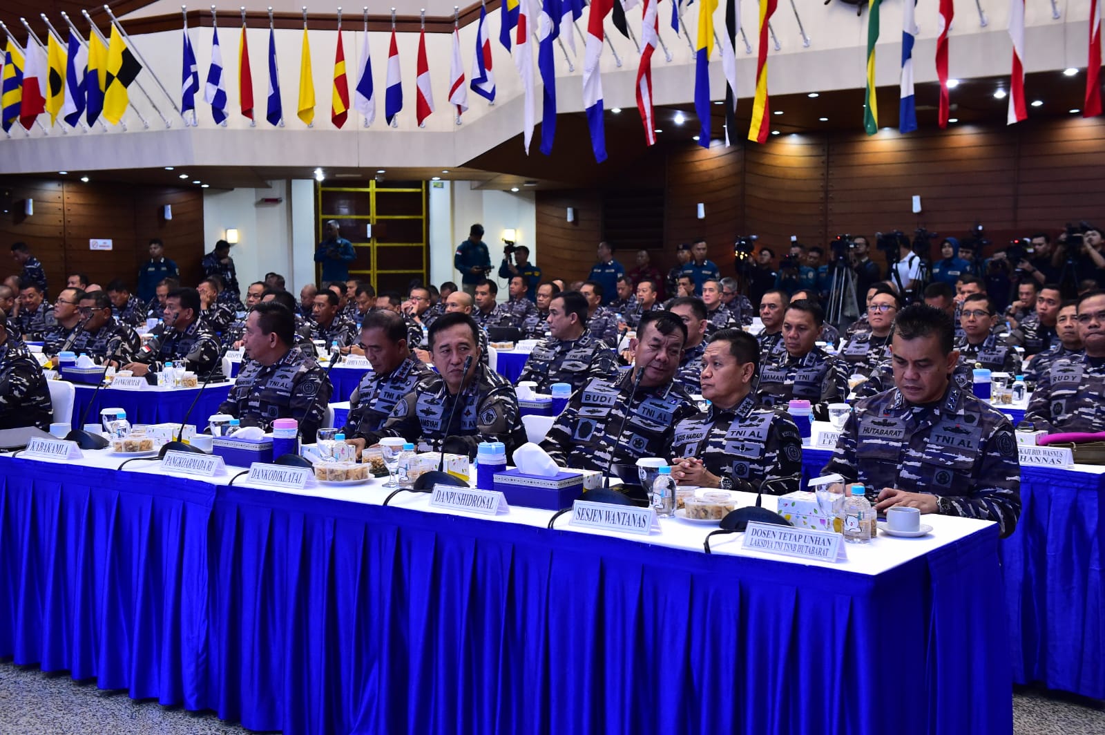 Foto : Implementasikan Kebijakan Pimpinan, Dankodiklatal Ikuti Rapim TNI AL Tahun 2025