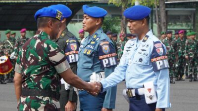 Foto ; Danpusdik Pomal Kodiklatal Hadiri Upacara Gelar Operasi Gaktib dan Operasi Yustisi Polisi