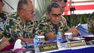 Foto : Dankodikmar Bersama Danpuslatmar Kodiklatal Ikuti Rako dan AKS Korps Marinir 2025