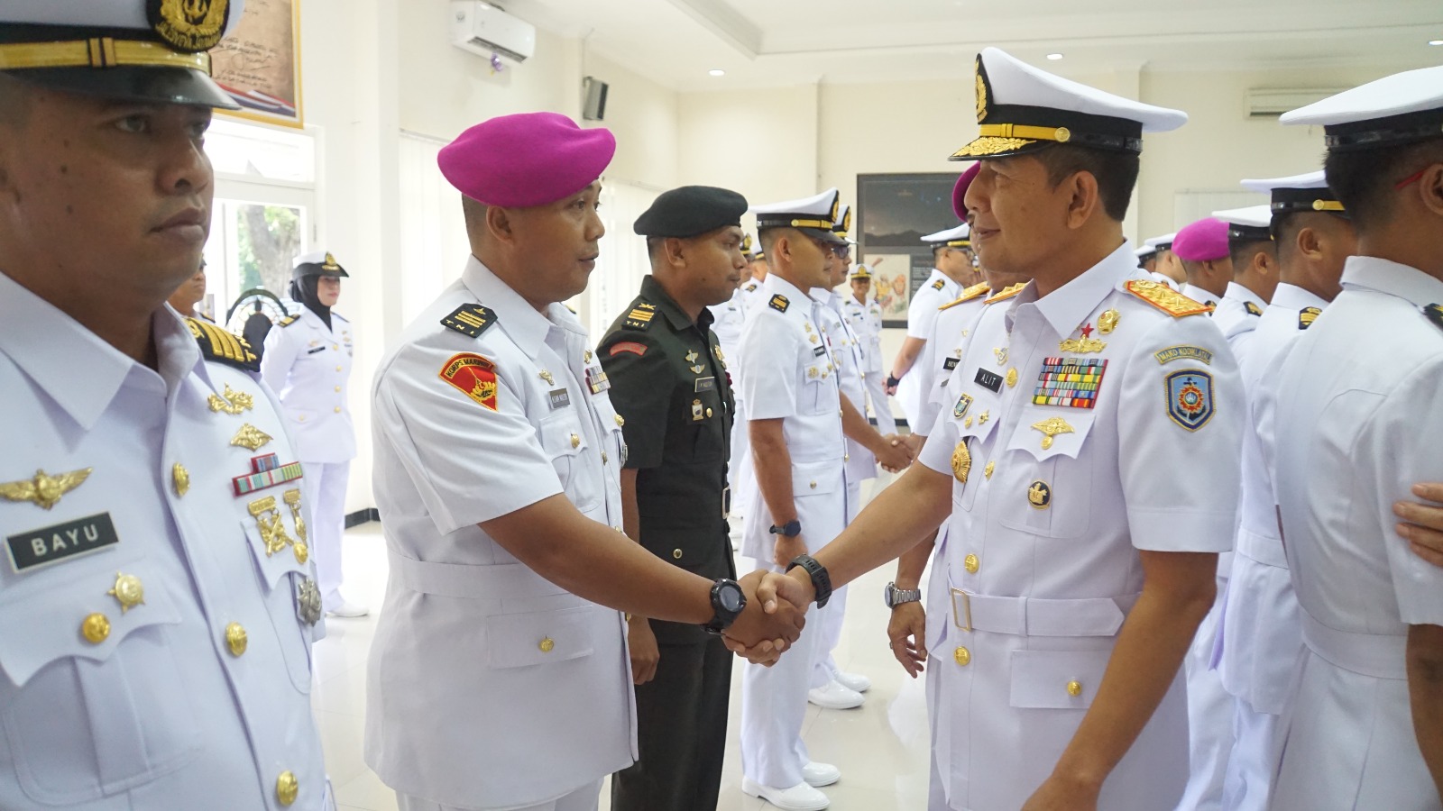 Foto : 72 Perwira TNI Mengikuti Diklapa, Dikmatra dan Dikaplikasi - 1 TNI AL TA. 2025