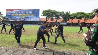 Foto : Dankodiklatal Tinjau Gladi Bersih Praspa Diktukpa TNI AL 54