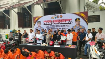 Polrestabes Surabaya Gelar Press Release Pelaku Pencurian Sepeda Motor, Begini Penjelasan Kapolrestabes