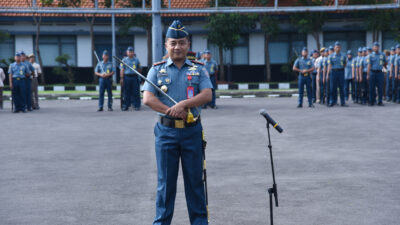 Foto ; Wujud Semangat Nasionalisme, Dankodikdukum Kodiklatal Pimpin Upacara Bendera
