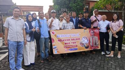 Bolone Mas Yon IKADIN 1 Surabaya Bagikan Takjil dan Buka Puasa Bersama