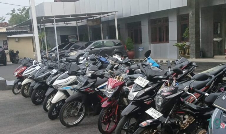 Polres Pamekasan Melaksakan Kegiatan Patroli Dan Penertiban Aksi Balap Liar